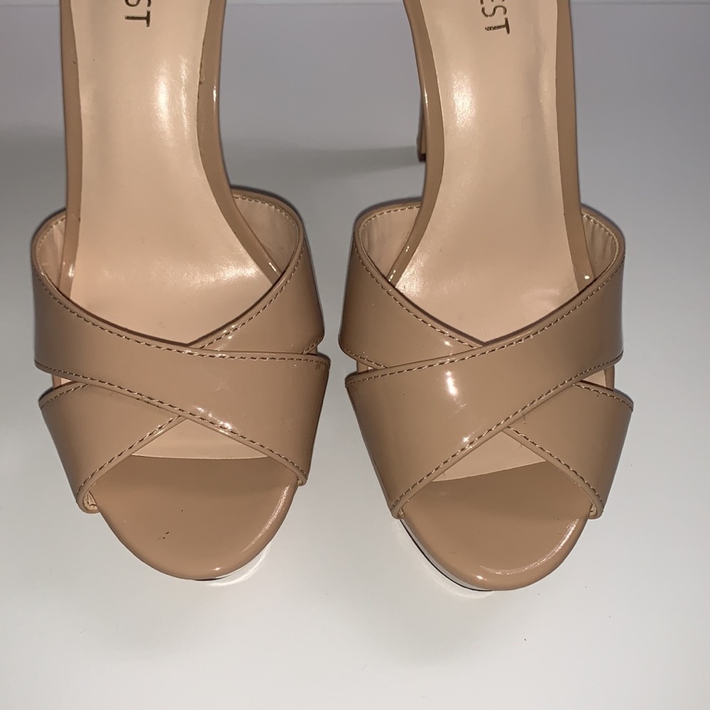 Women’s NINE WEST Nude Pencil Heels - Picture 2 of 6